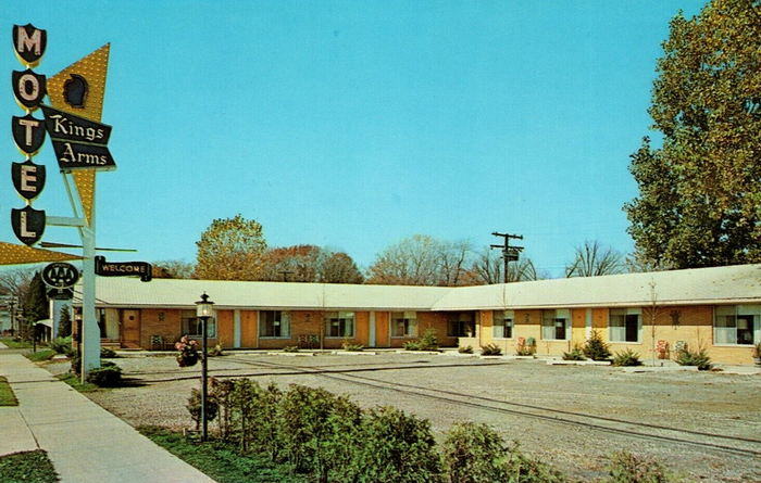 Kings Arms Motel (Budget Inn) - Old Postcard